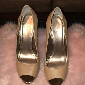 Wood Chunky peep toe pump